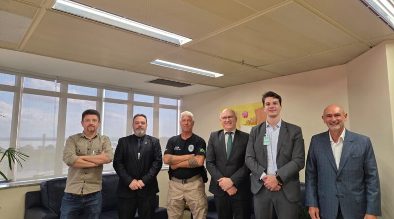 REUNIÃO COM DG DO TRF-4 DEBATE RECOMPOSIÇÃO DO QUADRO E NOMEAÇÕES PARA A POLÍCIA JUDICIAL