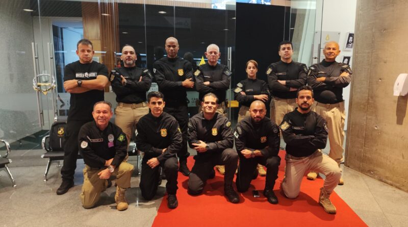 COORDENADOR DA AGEPOLJUS PARTICIPA DE HOMENAGEM AO DIA DO POLICIAL LEGISLATIVO E RECEBE MOÇÃO DE LOUVOR NA CLDF
