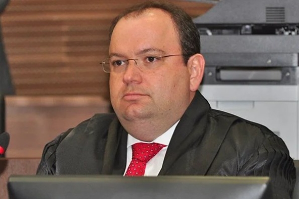 AGEPOLJUS APRESENTA DEMANDAS DA POLÍCIA JUDICIAL EM REUNIÃO COM PRESIDENTE DO TRE-BA