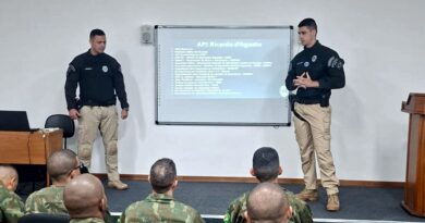 POLICIAIS JUDICIAIS DO TRT-1 MINISTRAM TREINAMENTO DE APH TÁTICO EM CURSO DOS FUZILEIROS NAVAIS POLICIAIS JUDICIAIS DO TRT-1 MINISTRAM TREINAMENTO DE APH TÁTICO EM CURSO DOS FUZILEIROS NAVAIS