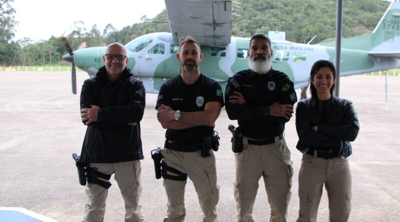 POLICIAIS JUDICIAIS DA JFSC ACOMPANHAM COMITIVA DA JUSTIÇA FEDERAL EM VISITA INSTITUCIONAL AO CINDACTA II
