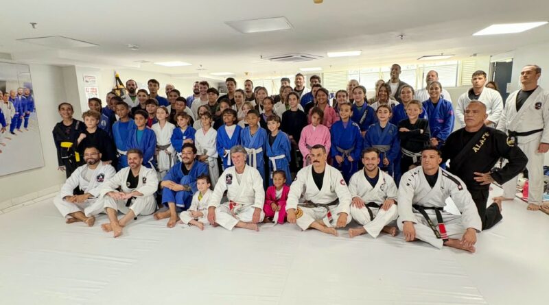 AULA DE JIU-JÍTSU REÚNE CRIANÇAS DE PROJETOS SOCIAIS E MINISTRO LUIZ FUX NO CENTRO DE TREINAMENTO DA POLÍCIA JUDICIAL NO STF