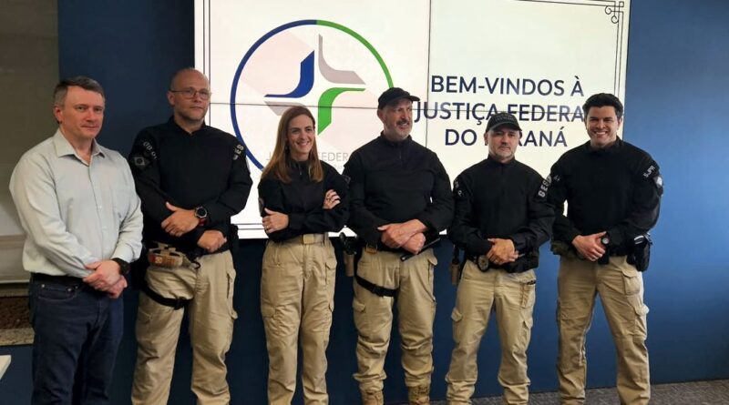 PRIMEIRA MULHER POLICIAL JUDICIAL TOMA POSSE NA JFPR EM CURITIBA